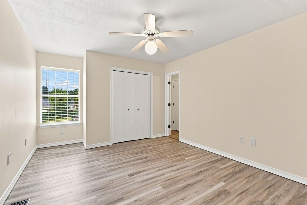 Image 19 of property listing at 1855 Whispering Oaks Lane, Fort Walton Beach, FL 32547