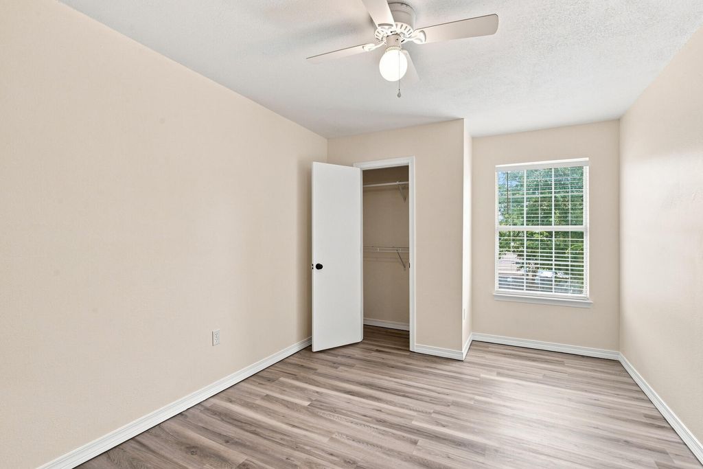 Image 20 of property listing at 1855 Whispering Oaks Lane, Fort Walton Beach, FL 32547