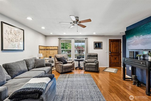 9626 65th Drive NE, Marysville, WA 98270