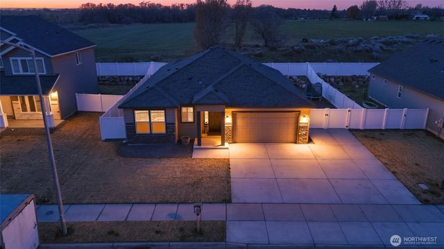 4716 W Thrush Street, Moses Lake, WA 98837