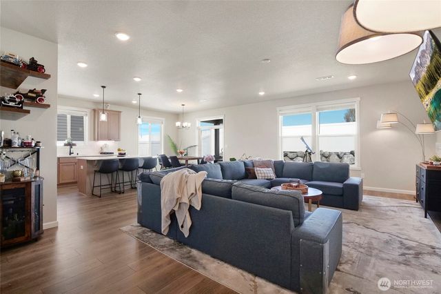 4716 W Thrush Street, Moses Lake, WA 98837