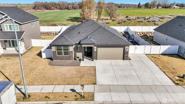 4716 W Thrush Street, Moses Lake, WA 98837