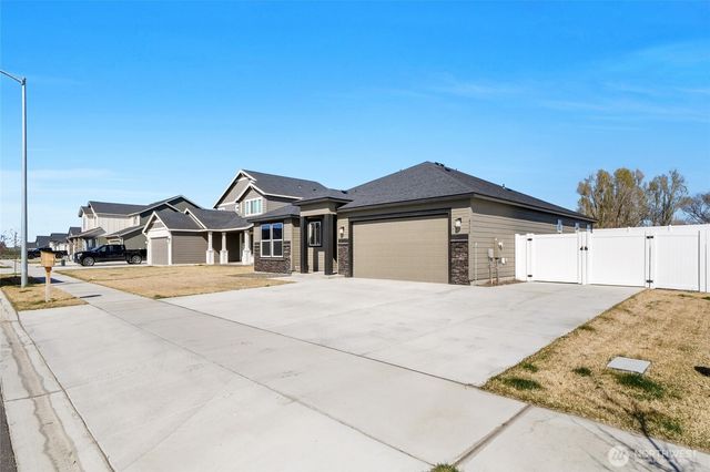 4716 W Thrush Street, Moses Lake, WA 98837