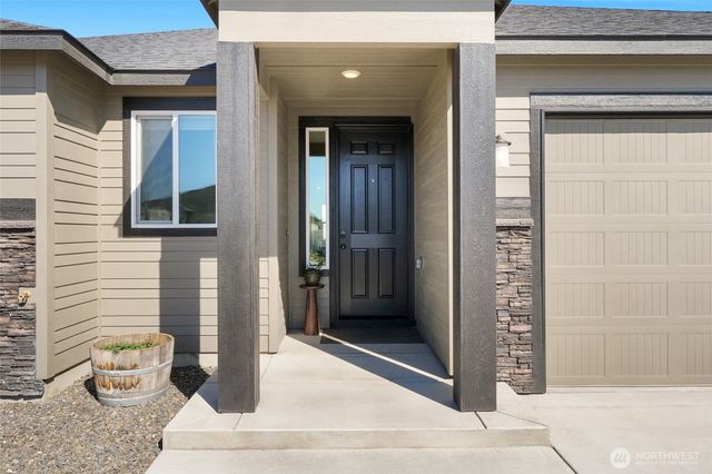 4716 W Thrush Street, Moses Lake, WA 98837