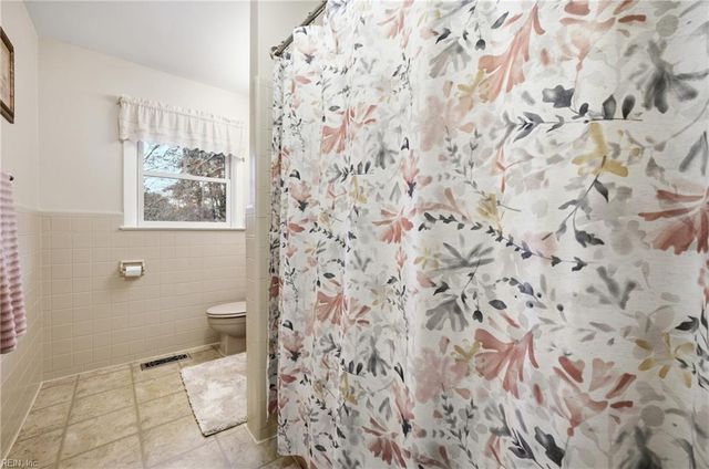 138 Milstead RD, Newport News, VA 23606