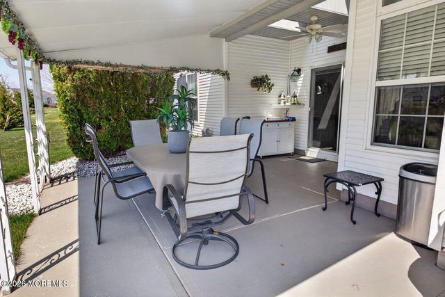 11 Tuscana Court, Manchester, NJ 08759