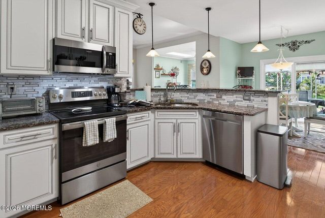 11 Tuscana Court, Manchester, NJ 08759