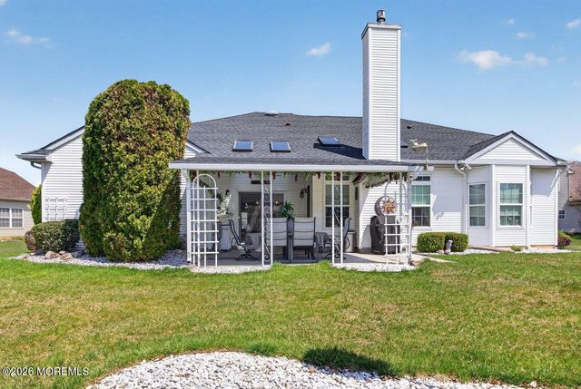 11 Tuscana Court, Manchester, NJ 08759