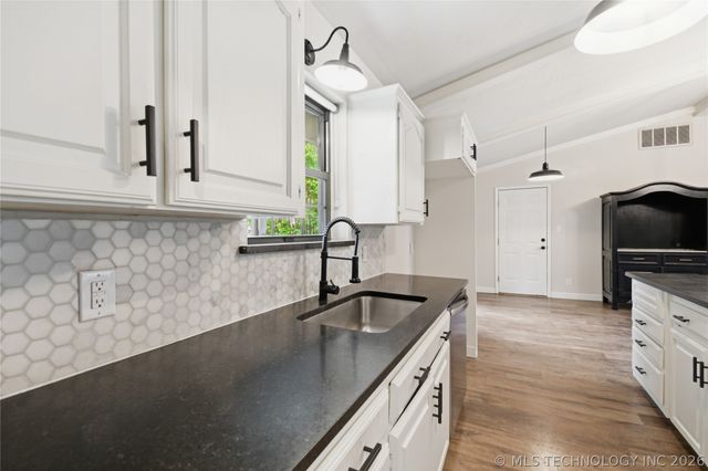 4650 S 86th East Avenue, Tulsa, OK 74145