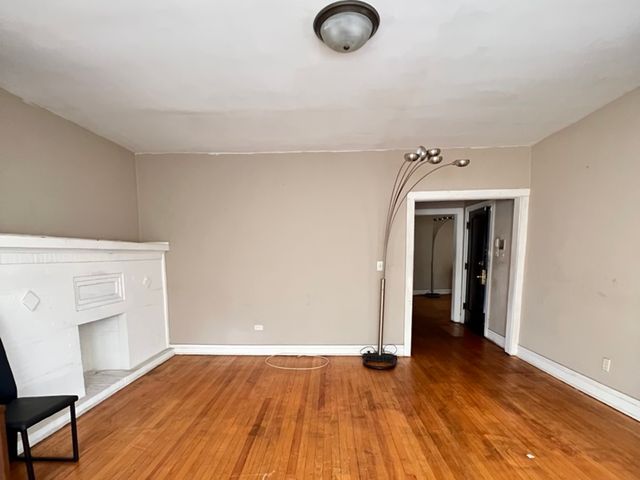 7823 S Cornell Avenue, Chicago, IL 60649