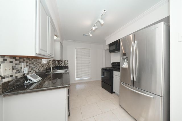9519 Val Verde Street, Houston, TX 77063