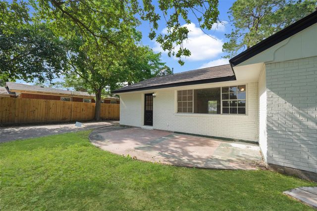 9519 Val Verde Street, Houston, TX 77063