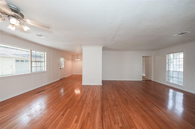9519 Val Verde Street, Houston, TX 77063