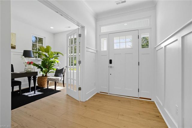 345 Ewell LN, Chesapeake, VA 23322