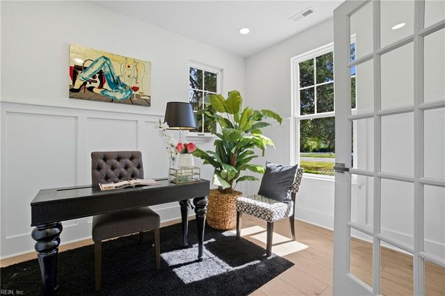 345 Ewell LN, Chesapeake, VA 23322