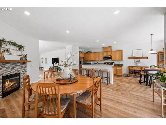 28680 Se ASH TREE Pl, Boring, OR 97009