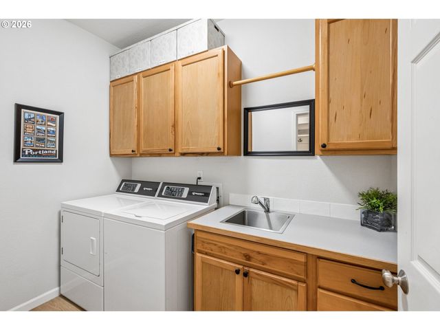 28680 Se ASH TREE Pl, Boring, OR 97009