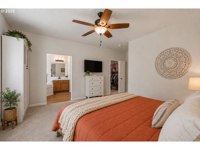 28680 Se ASH TREE Pl, Boring, OR 97009