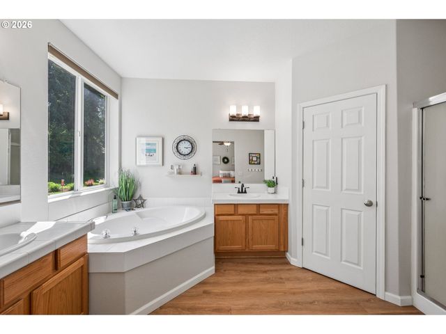 28680 Se ASH TREE Pl, Boring, OR 97009