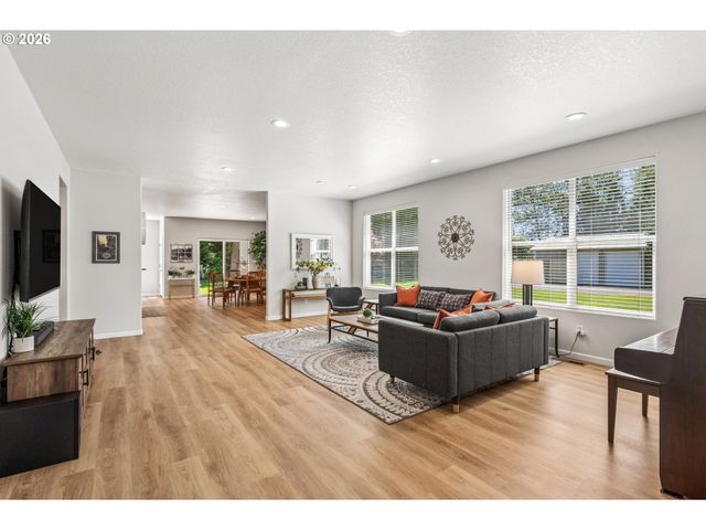 28680 Se ASH TREE Pl, Boring, OR 97009