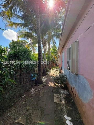 8044 NW 1st Pl, Miami, FL 33150