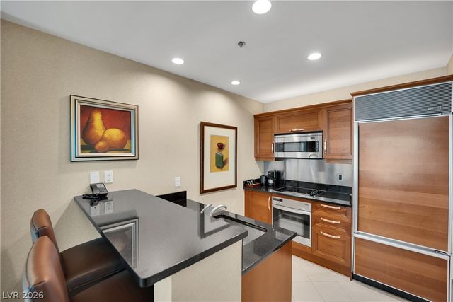 135 East Harmon Avenue 2814, Las Vegas, NV 89109
