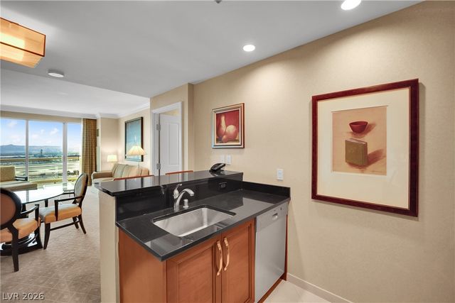 135 East Harmon Avenue 2814, Las Vegas, NV 89109