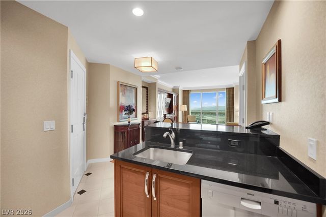 135 East Harmon Avenue 2814, Las Vegas, NV 89109
