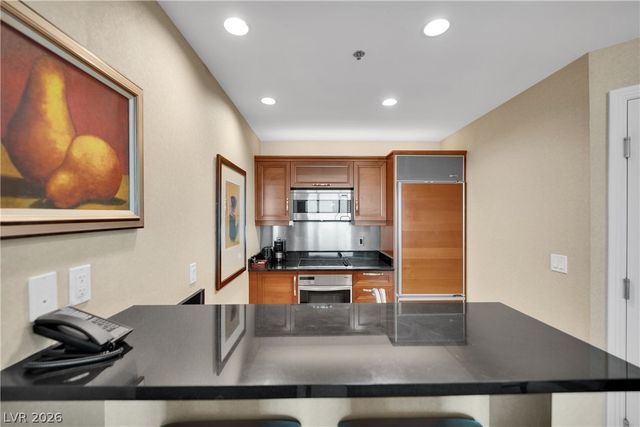 135 East Harmon Avenue 2814, Las Vegas, NV 89109