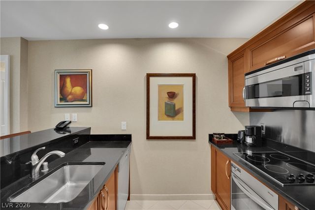 135 East Harmon Avenue 2814, Las Vegas, NV 89109