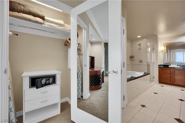 135 East Harmon Avenue 2814, Las Vegas, NV 89109