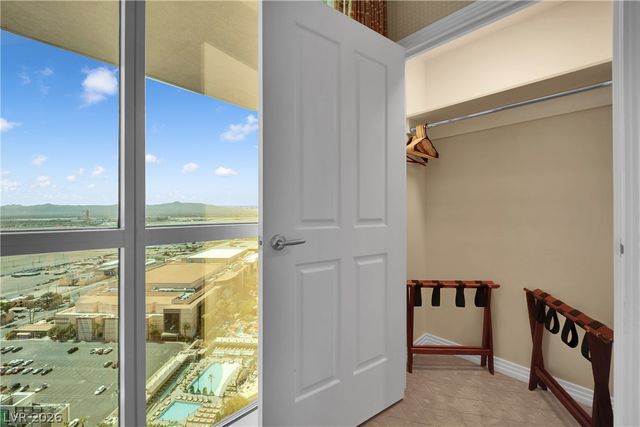 135 East Harmon Avenue 2814, Las Vegas, NV 89109