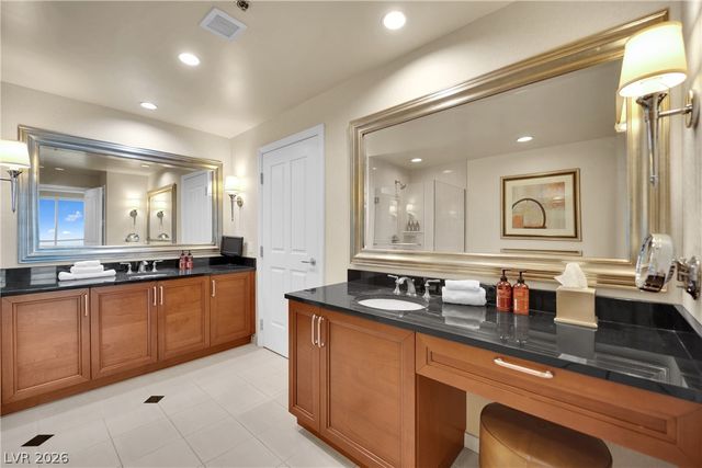 135 East Harmon Avenue 2814, Las Vegas, NV 89109