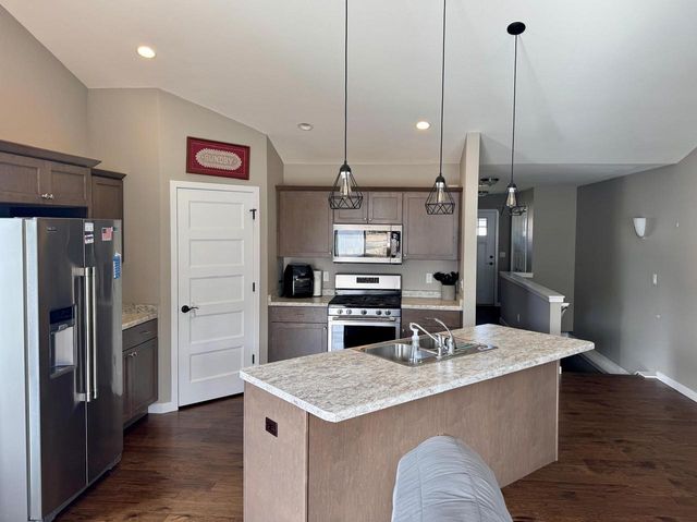 4350 Huntinghorne Drive, Janesville, WI 53546