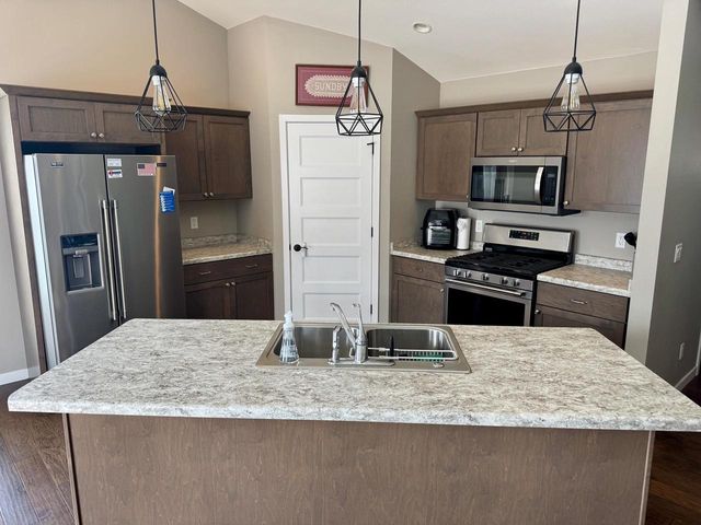 4350 Huntinghorne Drive, Janesville, WI 53546