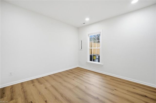 5619 Trafalgar ARCH, Portsmouth, VA 23701