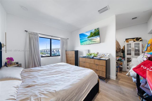 209 NW 13th Pl, Florida City, FL 33034