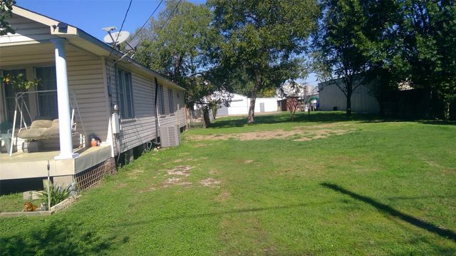 9237 E Avenue P, Houston, TX 77012