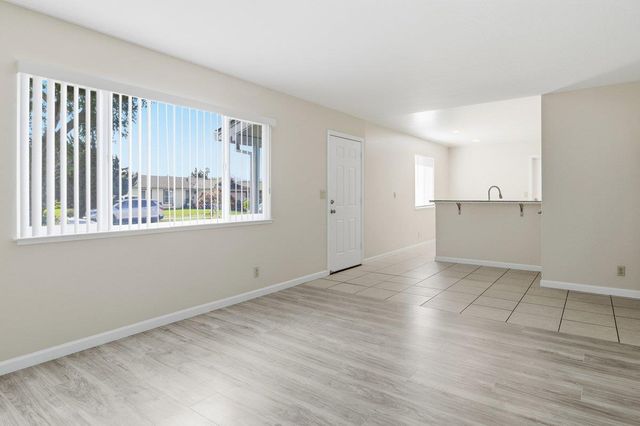 609 Saint George Drive, Salinas, CA 93905