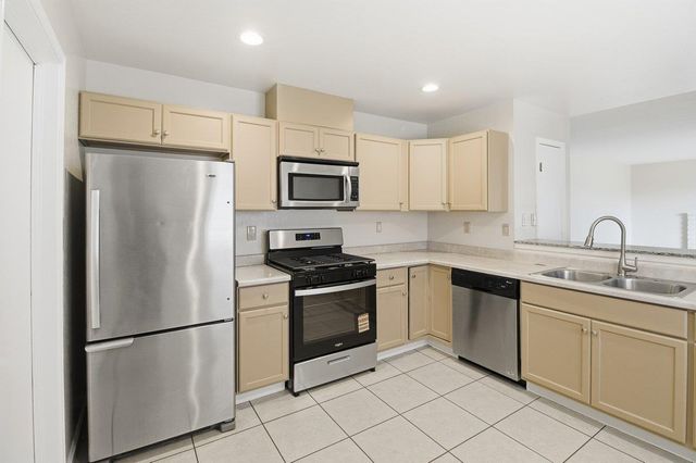 609 Saint George Drive, Salinas, CA 93905