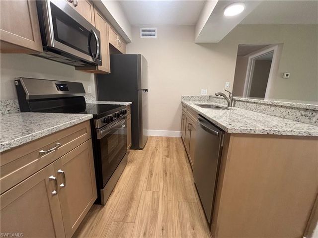 5327 Summerlin RD 2709, Fort Myers, FL 33919