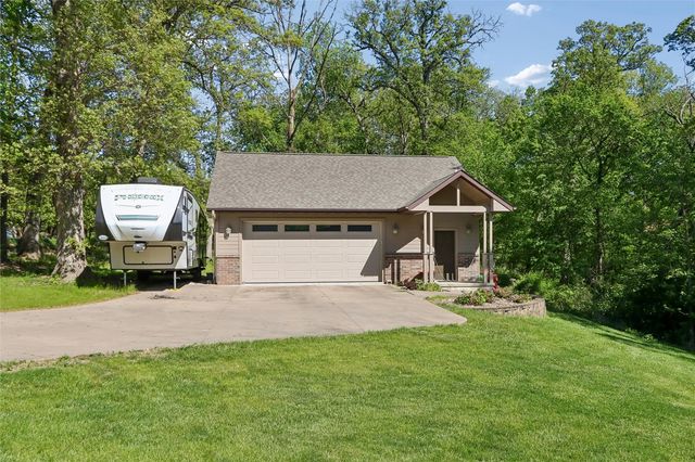 3057 Sandy Beach Road, Swisher, IA 52338