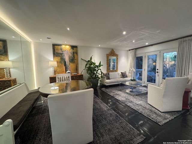 166 N NEW BRAUNFELS D, Alamo Heights, TX 78209