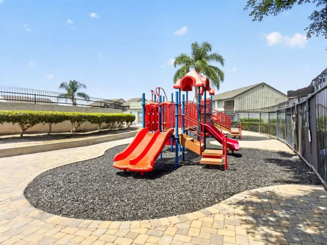 1381 S Walnut 2304, Anaheim, CA 92802