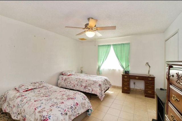 12420 S Chestnut Avenue, Fresno, CA 93725