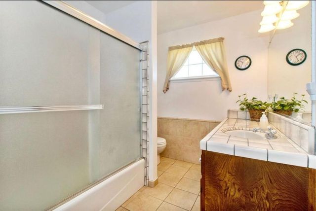 12420 S Chestnut Avenue, Fresno, CA 93725