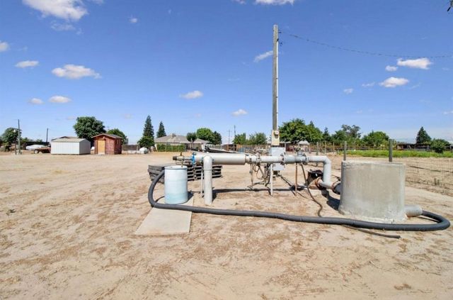 12420 S Chestnut Avenue, Fresno, CA 93725