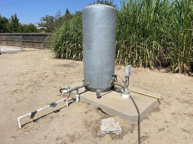 12420 S Chestnut Avenue, Fresno, CA 93725