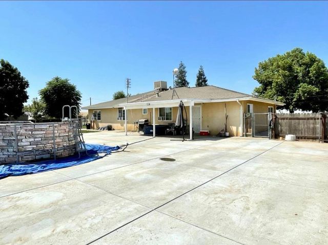 12420 S Chestnut Avenue, Fresno, CA 93725