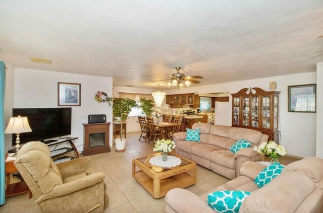 12420 S Chestnut Avenue, Fresno, CA 93725